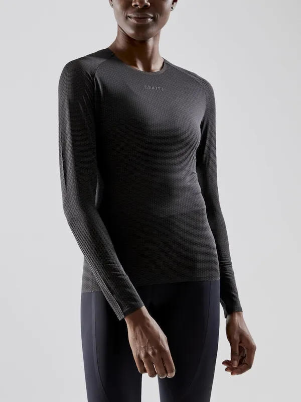 1908855-999000_Pro Dry Nanoweight LS_Closeup1.jpg